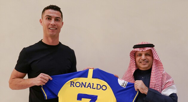 Роналду официально перешел в саудовский 