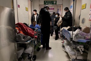 Британские аналитики считают, что в Китае ежедневно от коронавируса умирают 9000 человек