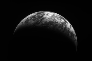 Південнокорейський апарат зробив знімок Землі з орбіти Місяця