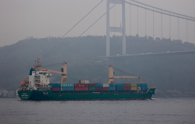 Росія маскує судна під цивільні для експорту підсанкційних товарів через Босфор — турецькі аналітики