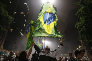 В Бразилии задержали более 400 сторонников Болсонару, устроивших беспорядки