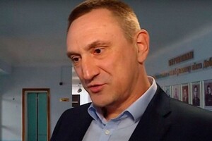 Депутат Аксьонов, який може мати російський паспорт, вирішив скласти мандат