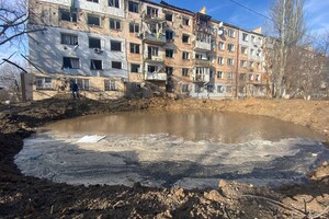 Війська РФ обстріляли житлові квартали Херсона: є постраждалий