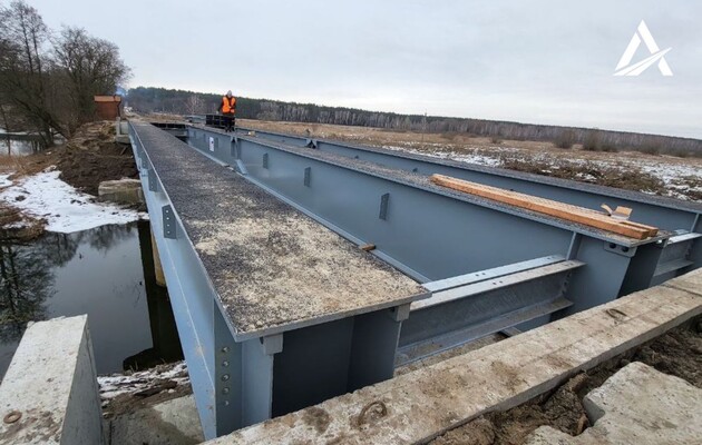 Модульный мост из Франции установлен в Черниговской области – мининфраструктуры
