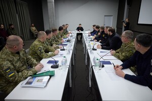 Зеленский во Львове провел совещание по ситуации на границе с Беларусью