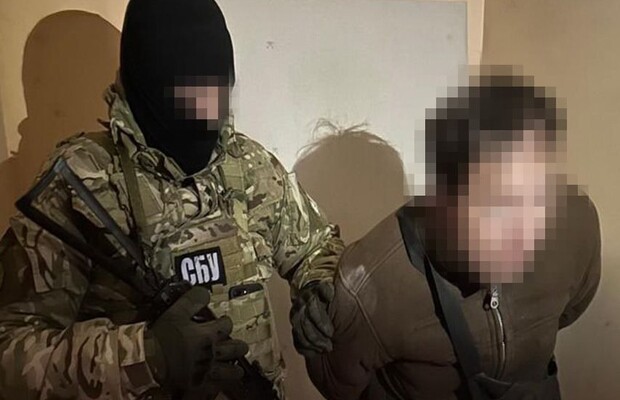 Разведывал локации расположения оружия под Киевом: детали задержания вражеского агента от СБУ