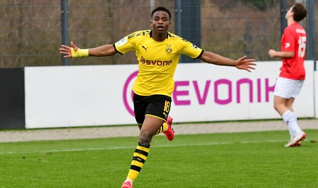 Мукоко - гравець дортмундської "Борусії"