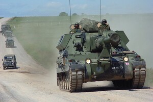 Не тільки танки Challenger: Велика Британія також відправляє Україні близько 30 САУ AS-90
