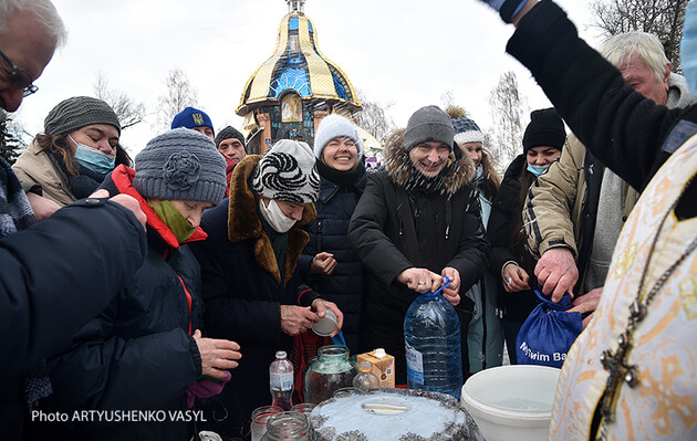 Киевская городская власть призывает воздержаться от массовых мероприятий и купания в водоемах на Крещение