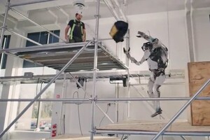 Boston Dynamics показала нові здібності робота Atlas
