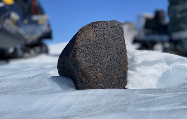 В Антарктике нашли один из самых больших метеоритов за последние 100 лет