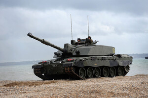 В Британии уже тренируются украинские артиллеристы: видео возможностей танка Challenger 2