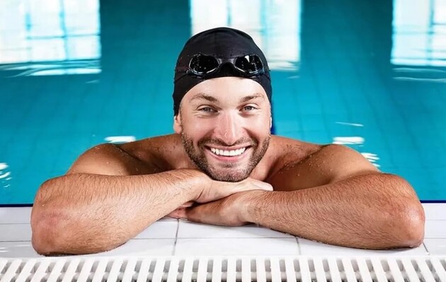 Михаил также был тренером по плаванию