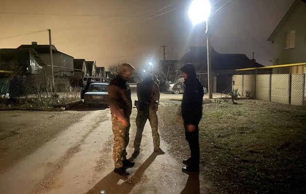В оккупированном Крыму с ночи проводят обыски у крымских татар, есть задержаные