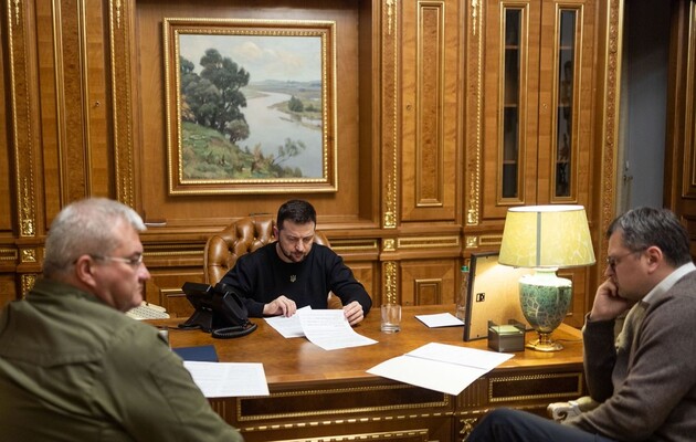 Зеленский отправил в отставку руководителей пяти ОВА
