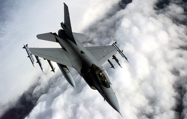 У Європі починають працювати над наданням Україні літаків F-16 – Кулеба