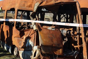 В Боровой Харьковской области оккупанты расстреляли два микроавтобуса с людьми. Об апрельском преступлении сообщили только сейчас