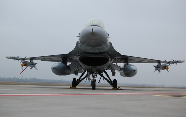 Производитель F-16 обещает обеспечить самолетами страны, которые поделятся ими с Украиной