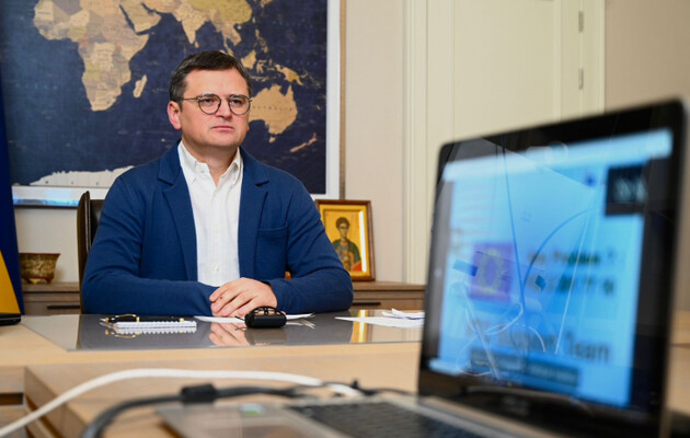 Кулеба призвал мир спорта отреагировать на действия МОК