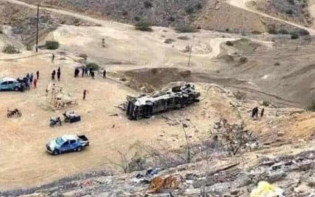 В Перу автобус сорвался со скалы, погибли более 20 человек