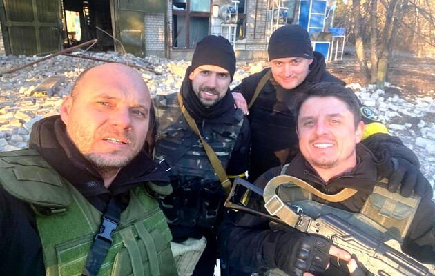 «На заводі». Добралися хлопці до заводу. Поки що тихо 