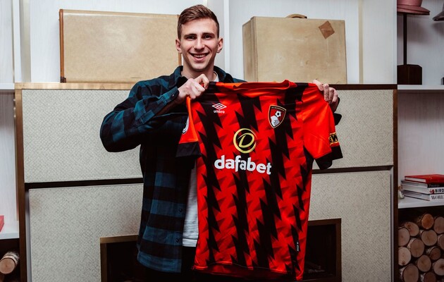 Забарный - игрок "Борнмута"