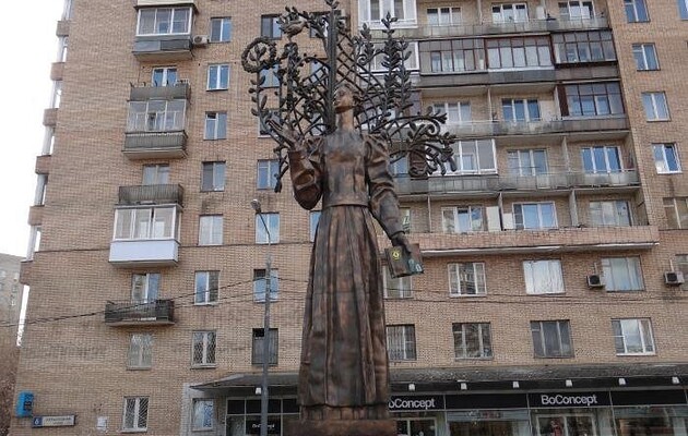 В России предлагают признать Лесю Украинку иноагентшей, а памятники ей заменить на Кадырова и Пригожина