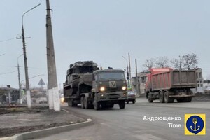 У Маріуполі зафіксували велику військову колону окупантів, рухалися у бік Бердянська — радник мера