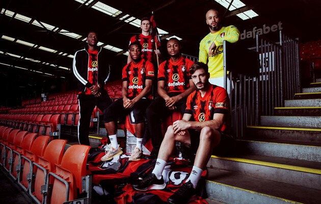 Забарний гратиме в АПЛ