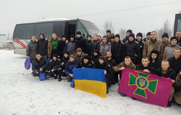 Защитники, партизаны и снайперы: Украина вернула из российского плена еще 116 военных