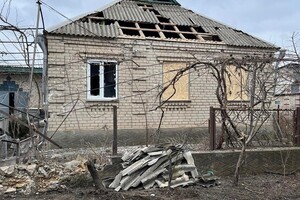 Окупанти масово обстріляли Чорнобаївку: є поранені