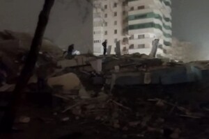 Мощное землетрясение в Турции на границе с Сирией: разрушено более сотни зданий, есть погибшие
