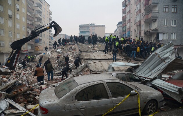 Число жертв землетрясения в Турции и Сирии увеличилось