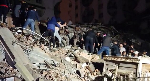 Жертв землетрясения в Турции может стать больше в восемь раз – ВОЗ