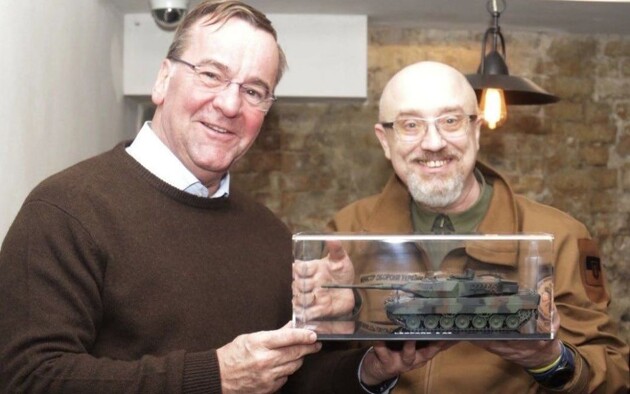 Фото - Twitter Олексія Рєзнікова