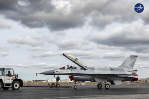 Кулеба поговорил с главой МИД Нидерландов о предоставлении истребителей F-16
