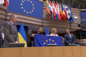 Президентка Європарламенту: Україна повинна отримати винищувачі та необхідне озброєння 