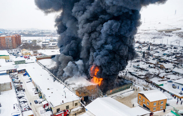 У Росії масштабно горить черговий склад - знову у Красноярську
