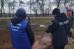 У Бериславському районі ексгумовано тіла 8 цивільних, які загинули внаслідок агресії РФ