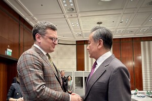 Кулеба встретился с главой МИД Китая