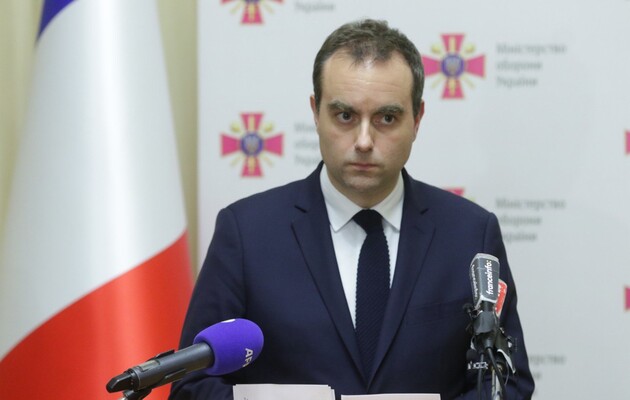 Міністр оборони Франції не заперечив можливісь навчання українських пілотів