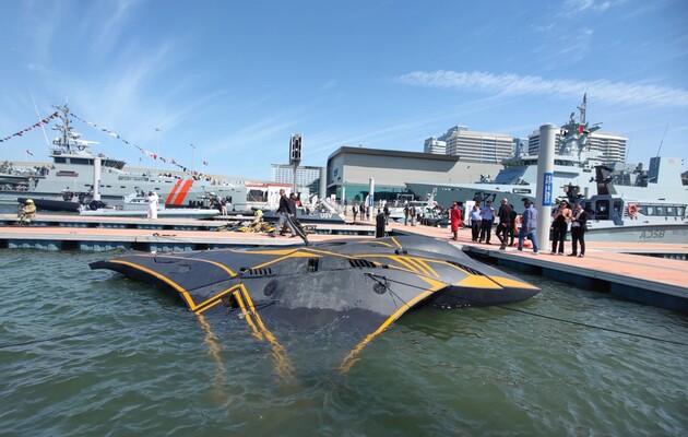 На виставці в Абу-Дабі українські розробники презентували компактний підводний човен