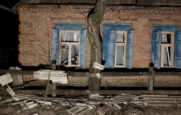 Окупанти вночі гатили по Нікопольському району. В Дніпропетровській ОВА розповіли про наслідки нічних обстрілів