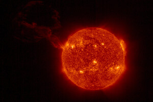 Солнце наносит удар: ученые ожидают магнитную бурю на Земле