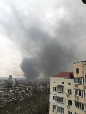 В Киеве спасатели ликвидировали пожар на предприятии