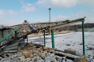 Російські окупанти зруйнували стадіон у Харківській області