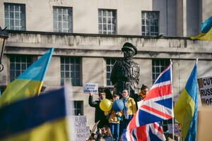 Почти 40% британцев сделали пожертвование в поддержку Украины — The Guardian