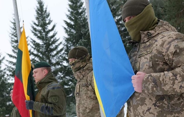 В Литве состоялся первый в истории ВСУ выпуск инструкторов по огневой подготовке