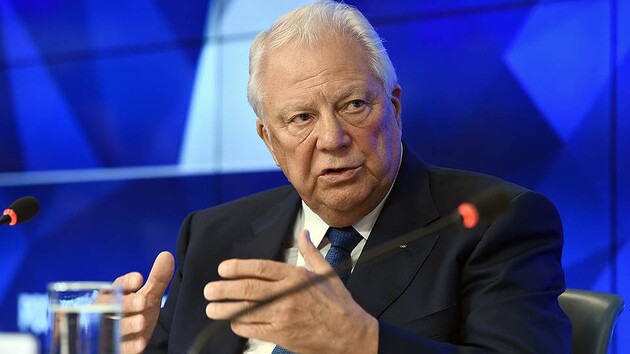 Смірнов є почесним президентом ОКР