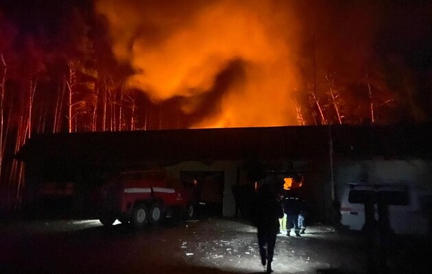 В Святогорске оккупанты обстреляли пожарную часть: есть погибшие и раненые